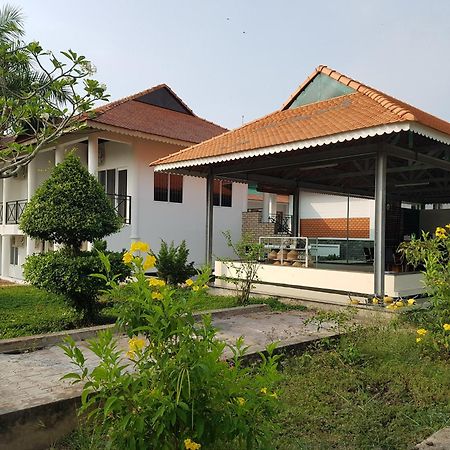Làng Nổi Tân Lập Hotel Moc Hoa Exterior foto